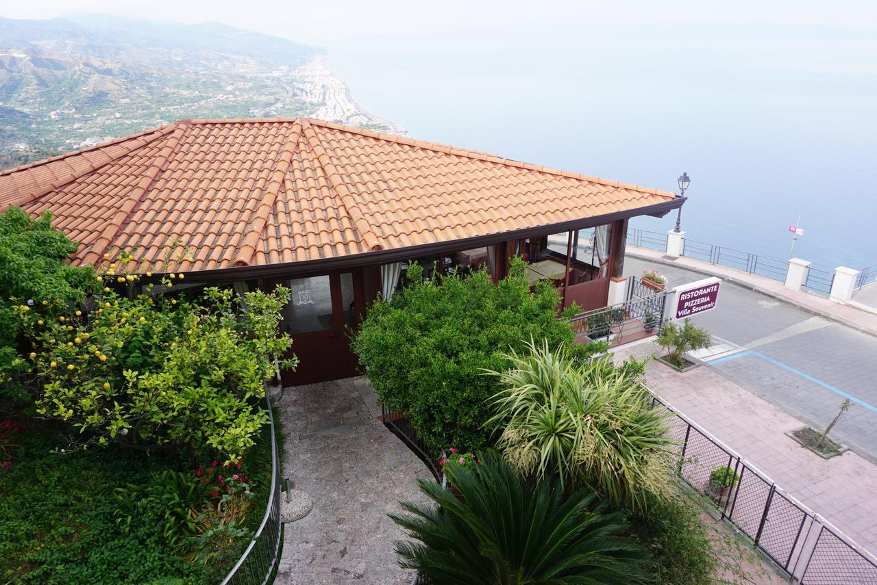 Hotel Villa Souvenir Forza dʼAgro Exterior foto